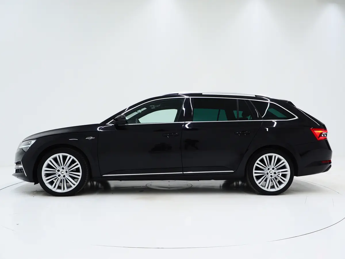 Škoda Superb Combi 1.4 TSI iV Laurin & Klement: foto 2