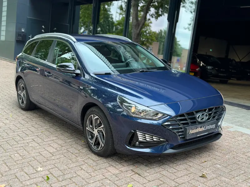 Hyundai i30 Wagon 1.5 T-GDi MHEV Premium|Automaat|Camera|CarPlay 2021 leasen bij DreamLease: foto 1