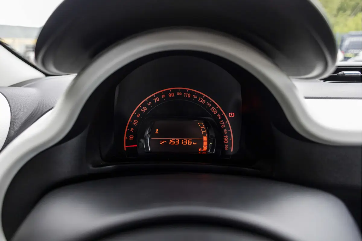 Renault Twingo 1.0 SCe Collection: foto 32