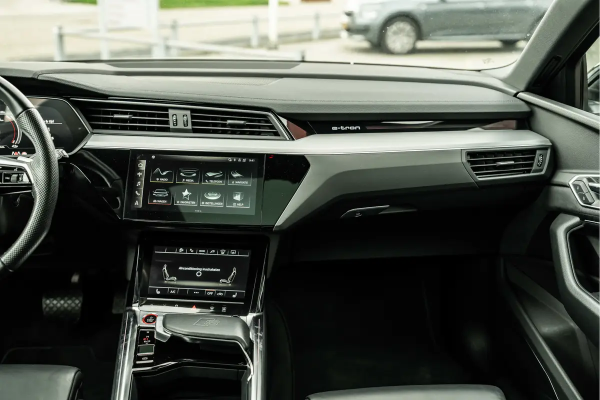 Audi e-tron S Quattro 95 kWh: foto 27