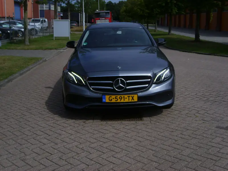 Mercedes-Benz E-Klasse 200 4MATIC Premium Plus 2019 leasen bij DreamLease: foto 2