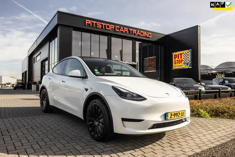 Tesla Model Y RWD 58 kWh, 239 PK, NL Auto, Autopilot, BTW Auto! 2024 leasen bij DreamLease: foto 1