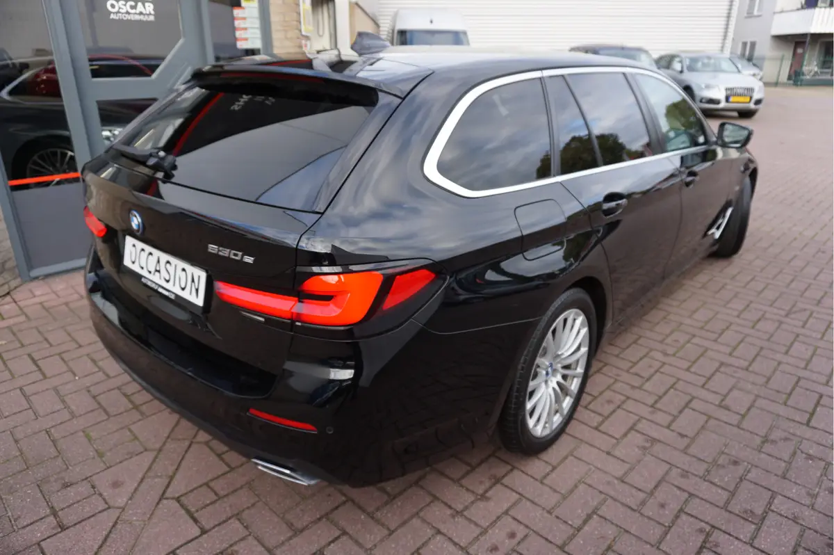 BMW 5 Serie Touring 530e Business Edition Plus Sensatec: foto 2