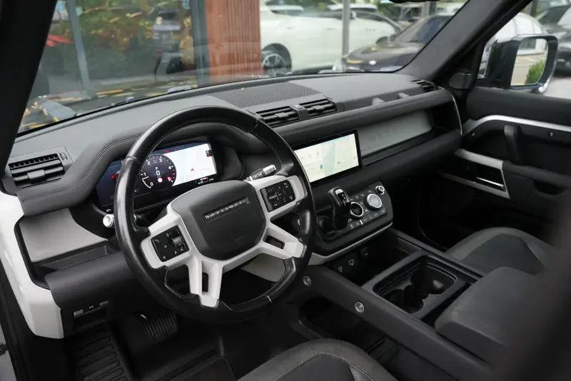 Land Rover Defender 2.0 D240 110 HSE 2020 leasen bij DreamLease: foto 2