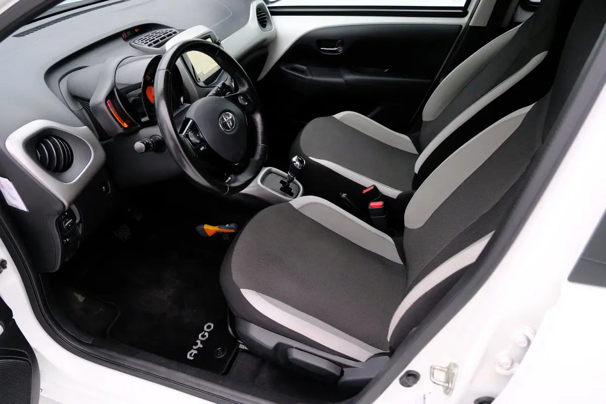 Toyota Aygo 1.0 VVT-i x-wave 5-drs Aut. Vouwdak / Cabrio Navi|Cam|Airco|LMV: foto 2