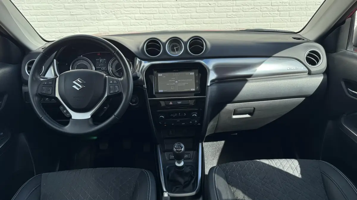 Suzuki Vitara 1.4 Boosterjet AllGrip Adaptive cruise Climate control Panoramadak Apple / Android Navigatie: foto 2