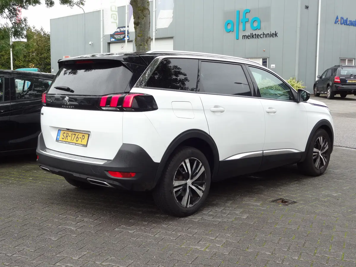 Peugeot 5008 1.2 Allure 7-Pers. Autom.: foto 2