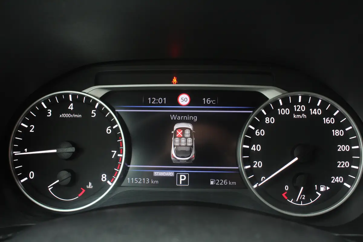 Nissan Juke 1.0 DIG-T N-Connecta: foto 29