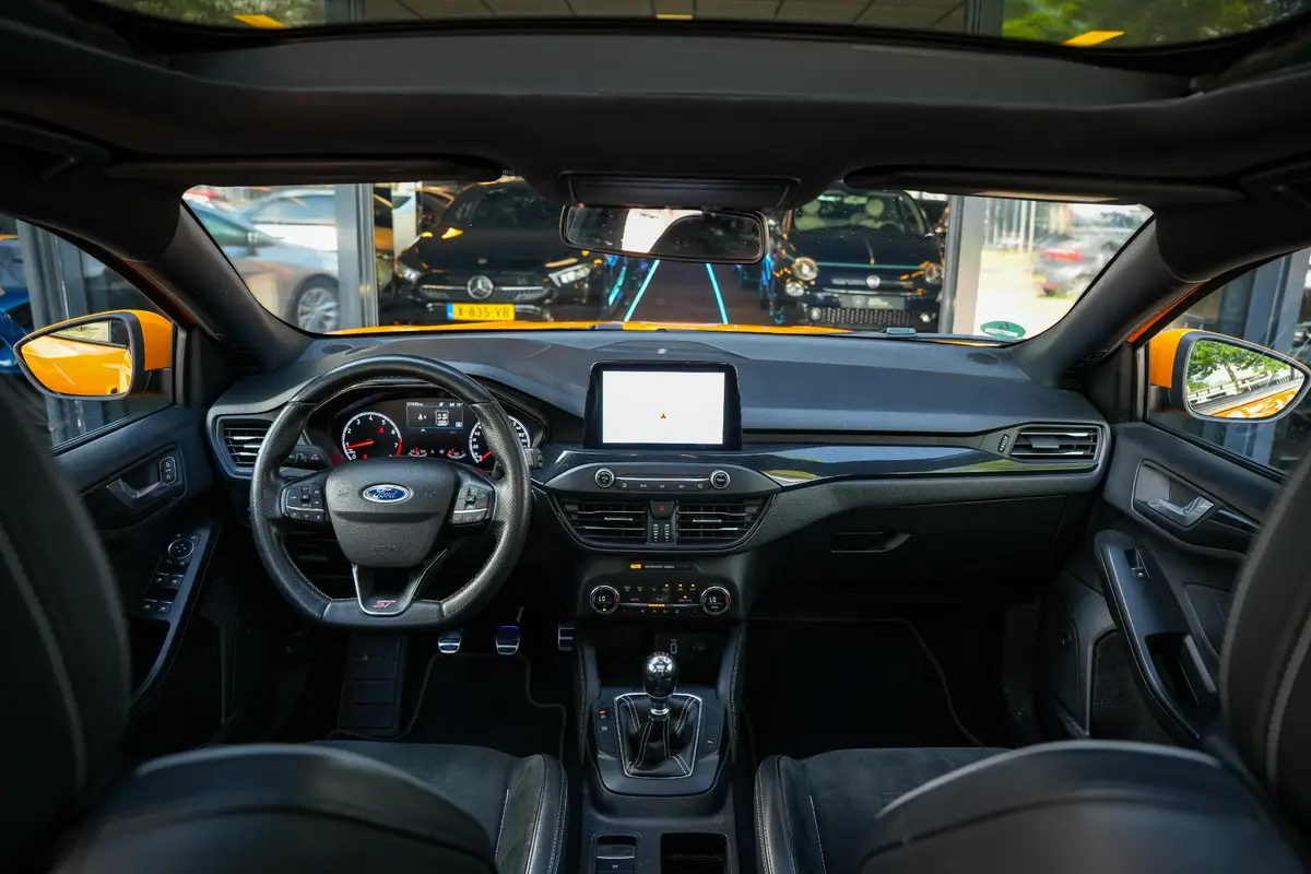 Ford Focus 2.3 EcoBoost ST-X: foto 2