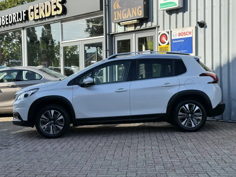 Peugeot 2008 1.2 PureTech Allure 2017 leasen bij DreamLease: foto 2