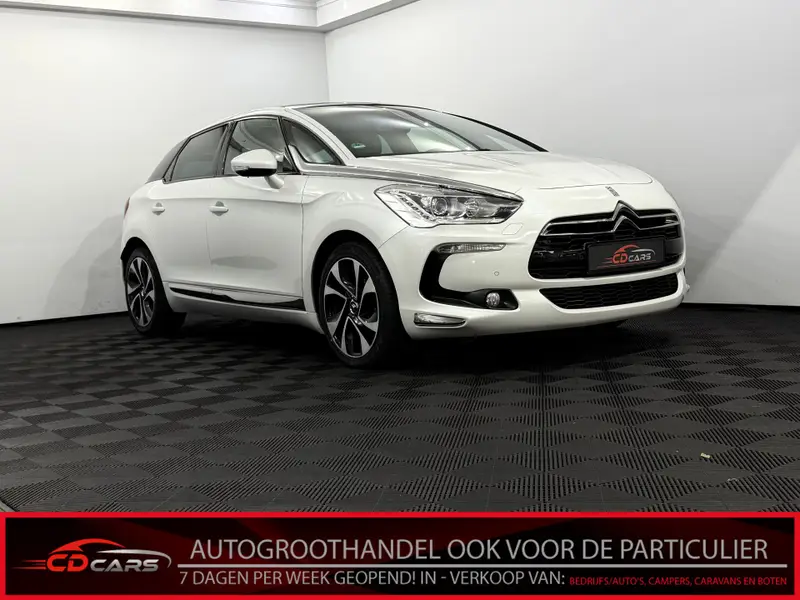 Citroën DS5 1.6 THP So Chic 2014 leasen bij DreamLease: foto 1