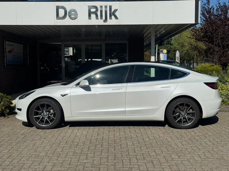 Tesla Model 3 Standard RWD Plus 60 kWh | 1e Eigenaar | Mica kleur | 2020 leasen bij DreamLease: foto 2
