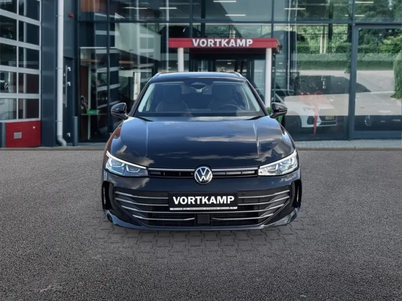 Volkswagen Passat Variant 2.0 TDI DSG BUSINESS TREKHAAK/360CAM/IQ/ACC/STOELVERW+VENTILATIE 2024 leasen bij DreamLease: foto 2
