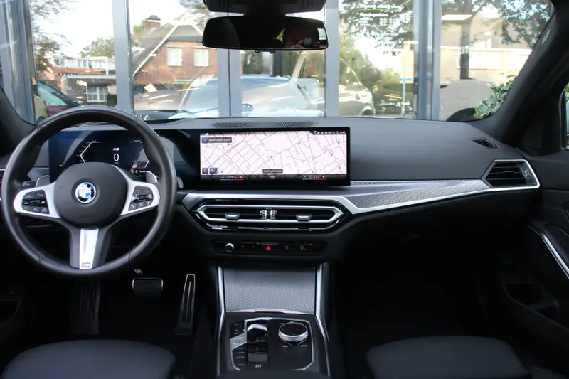 BMW 3 Serie Touring 330e xDrive M Sport Pro 2024 leasen bij DreamLease: foto 2
