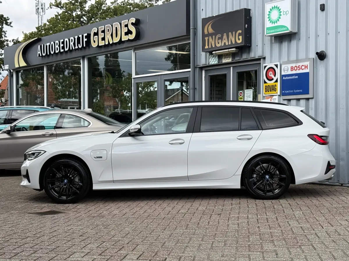 BMW 3 Serie Touring 330e High Executive: foto 2