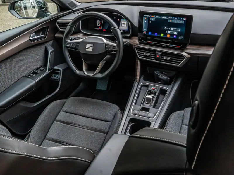 SEAT Leon Sportstourer 1.4 TSI Xcellence eHybrid PHEV 2022 leasen bij DreamLease: foto 2