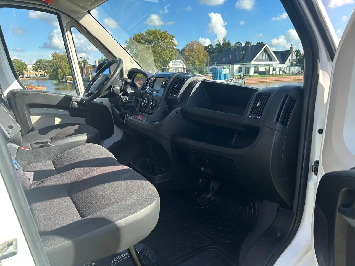 Peugeot Boxer 330 2.0 BlueHDI L2H2 Premium | 3 Zitplaatsen | Cruise | Bluetooth | Airco: foto 20