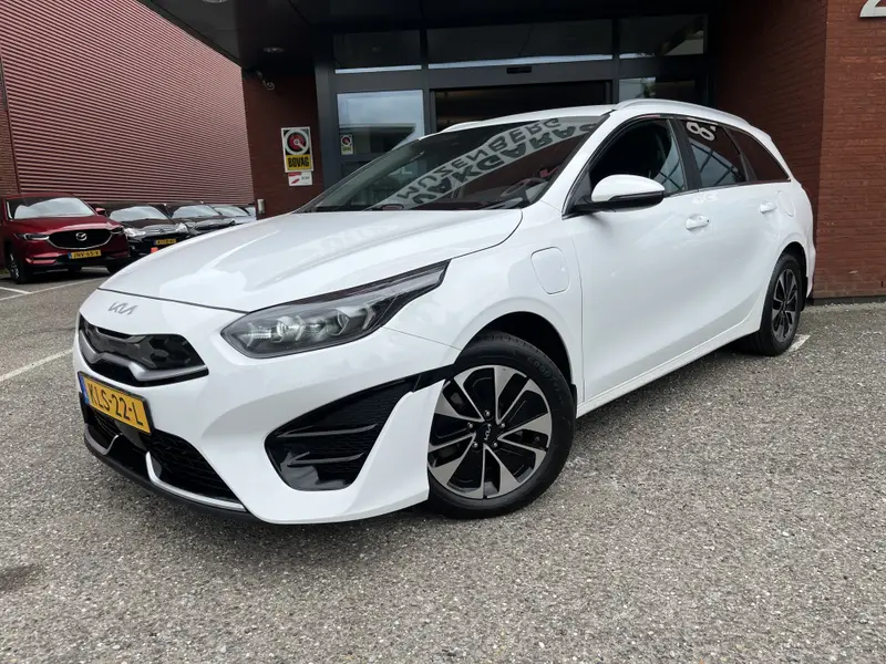 Kia Ceed Sportswagon 1.6 GDI PHEV DynamicLine // NAVI + CARPLAY // ADAPTIVE CRUISE // FULL LED // KEYLESS // STOEL + STUURWIELVERWARMING 2023 leasen bij DreamLease: foto 2