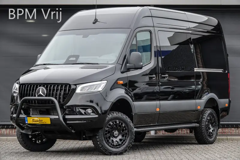 Mercedes-Benz Sprinter 4x4 319Cdi 190Pk 9G-tronic | L2H2 | Dubbele Cabine | 2x Schuifdeur | 4WD | AWD | Bullbar | Treeplanken | 18'' All Terrain | Obsidian Black 2024 leasen bij DreamLease: foto 1