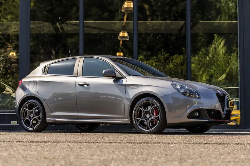 Alfa Romeo Giulietta 1.4 Turbo MultiAir Super 2018 leasen bij DreamLease: foto 1