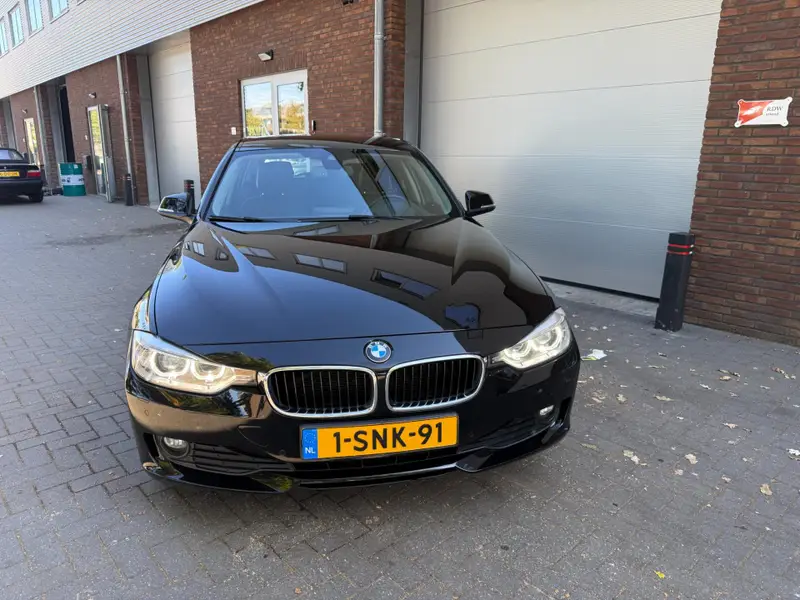 BMW 3 Serie Touring 316i High Executive Upgrade|FULL OPTION 2013 leasen bij DreamLease: foto 2