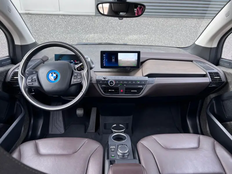 BMW i3 120Ah/42 kWh/*Unique Forever*/Leder/Carplay/W-pomp/Camera/20"/3-fase 2022 leasen bij DreamLease: foto 2