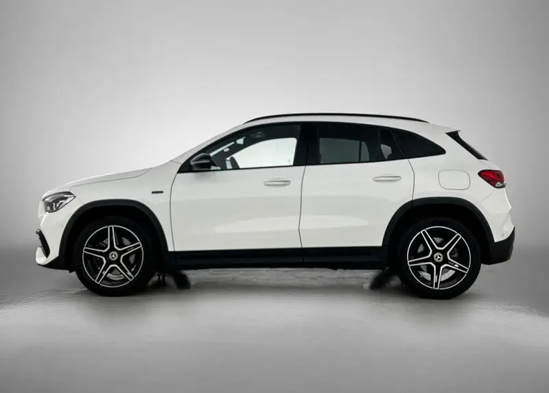 Mercedes-Benz GLA 250 e Plug-In AMG Line 2020 leasen bij DreamLease: foto 2