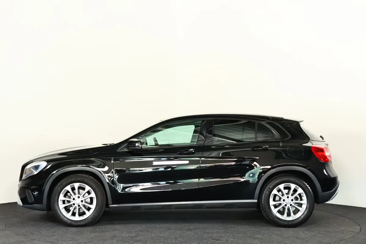 Mercedes-Benz GLA 180 Ambition: foto 25