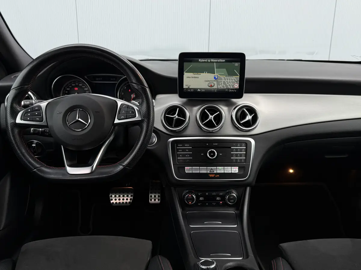 Mercedes-Benz GLA 180 Business Solution AMG Automaat: foto 2