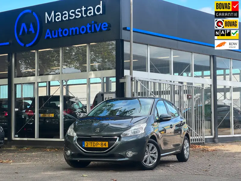 Peugeot 208 1.2 VTi Envy 5Drs Lage KMs airco 100% onderhouden NWE APK 2014 leasen bij DreamLease: foto 1