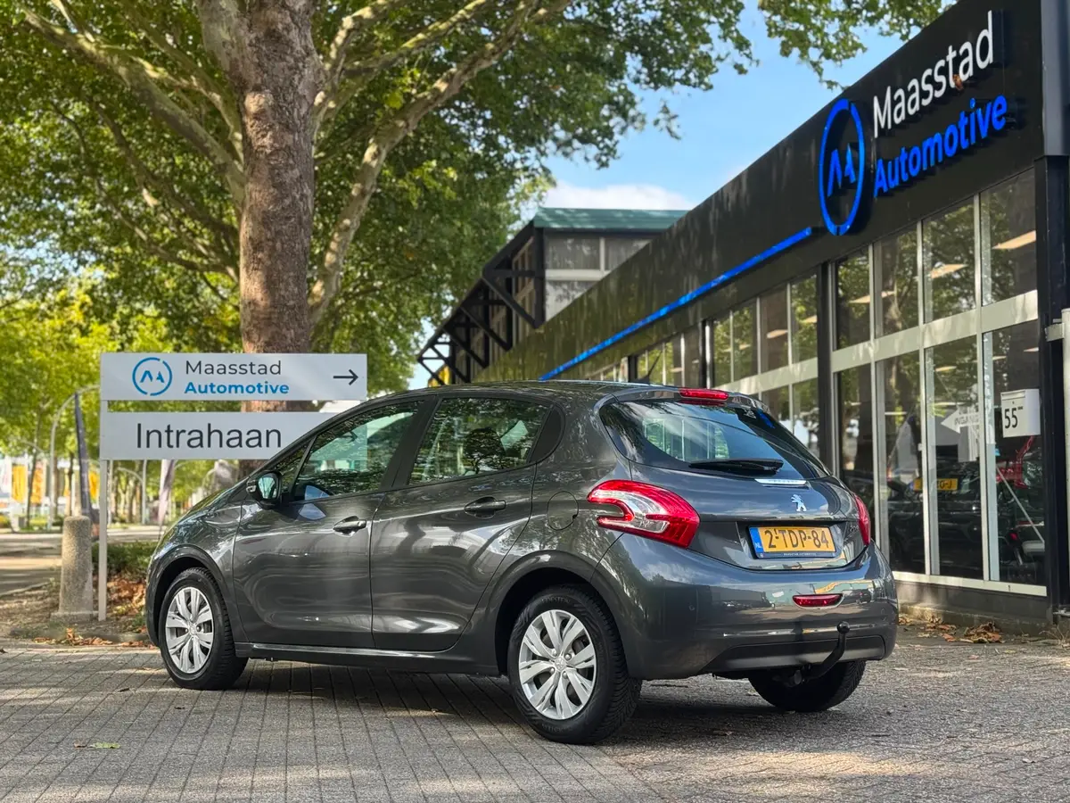 Peugeot 208 1.2 VTi Envy 5Drs Lage KMs airco 100% onderhouden NWE APK: foto 2