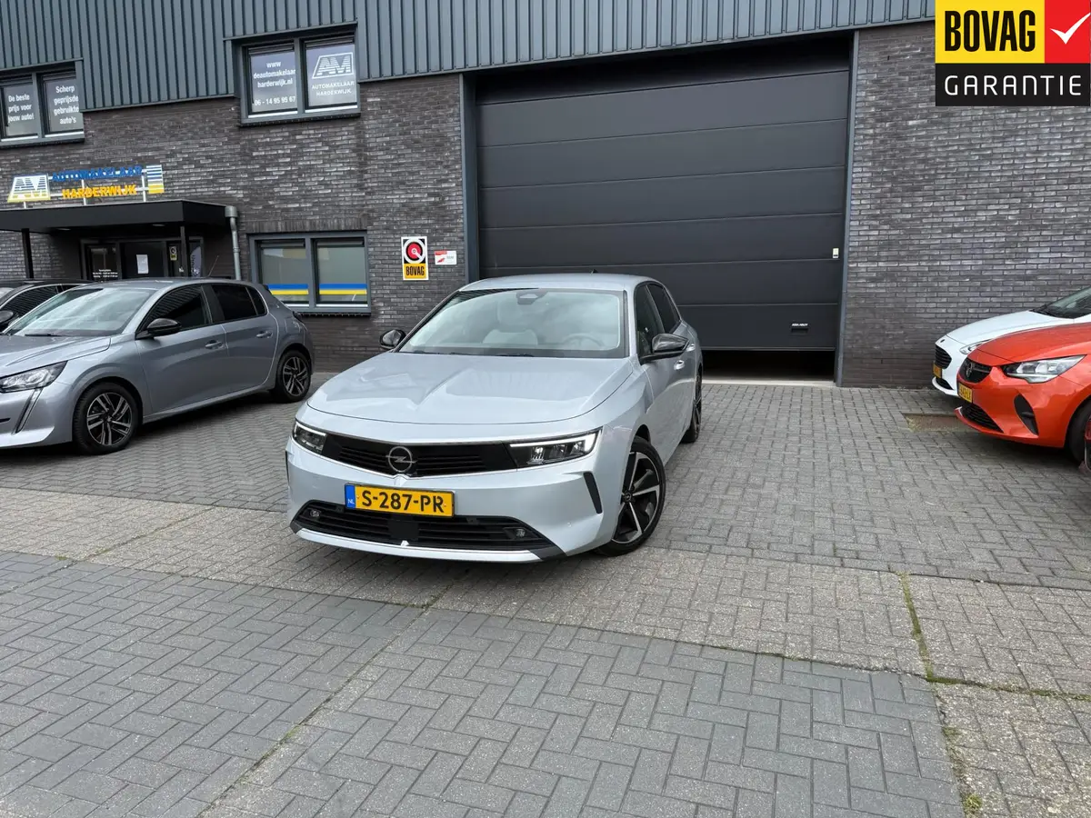 Opel Astra 1.2 Level 3 130PK: foto 1