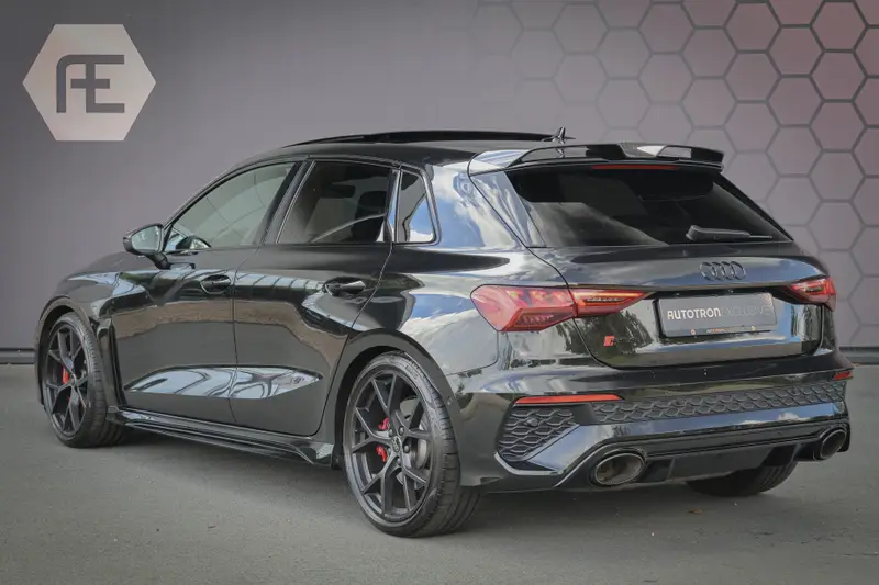 Audi RS3 Sportback 2.5 TFSI RS 3 quattro | MASSAGE | RS STOELEN | PANORAMADAK | CAMERA | CARBONSPOILER | SFEERVERLICHTING | 2024 leasen bij DreamLease: foto 2