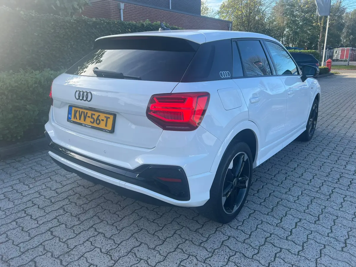 Audi Q2 35 TFSI S Line Black: foto 26