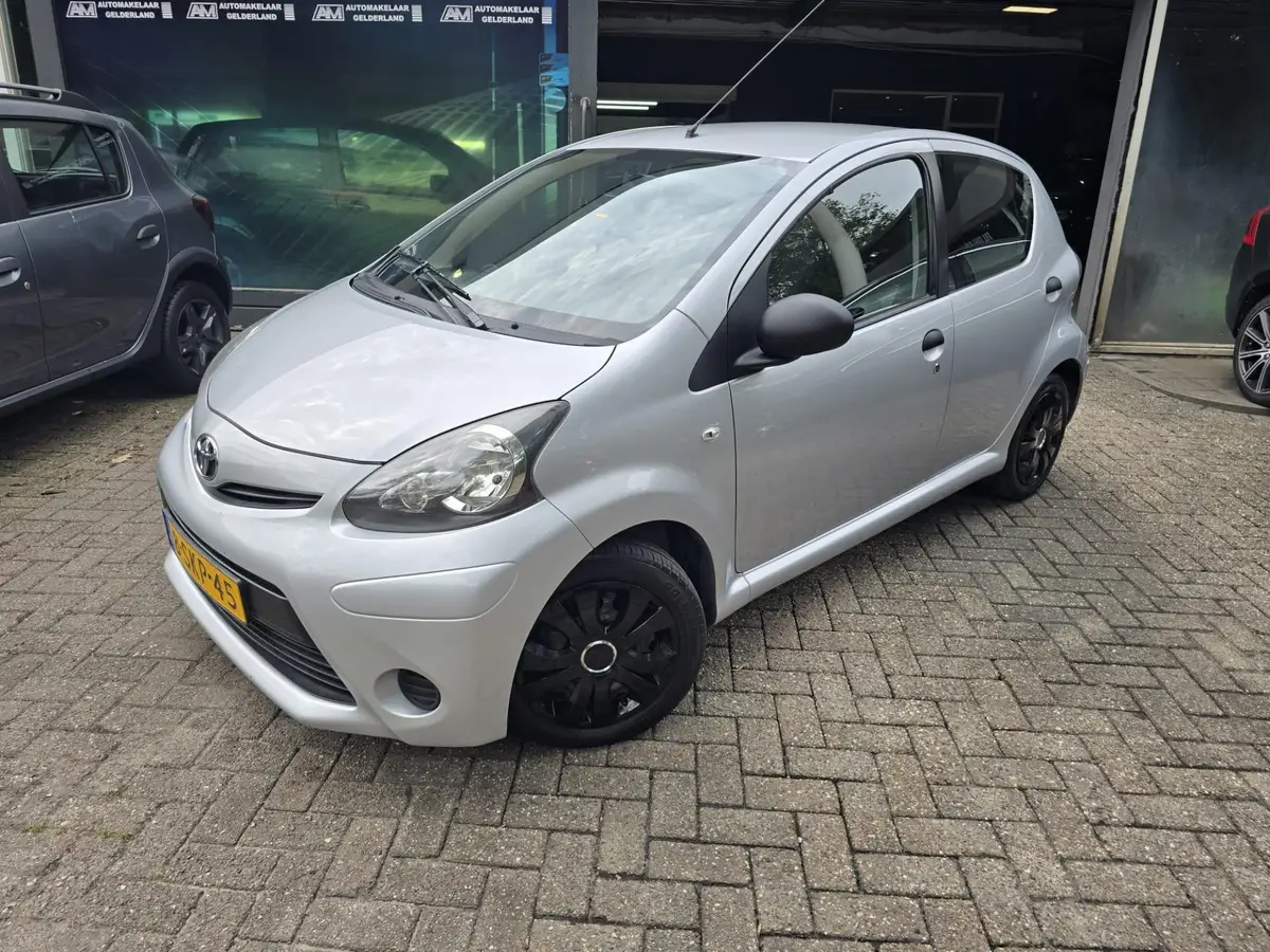 Toyota Aygo 1.0 VVT-i Now |3/6 OF 12MND GARANTIE | AIRCO |: foto 1