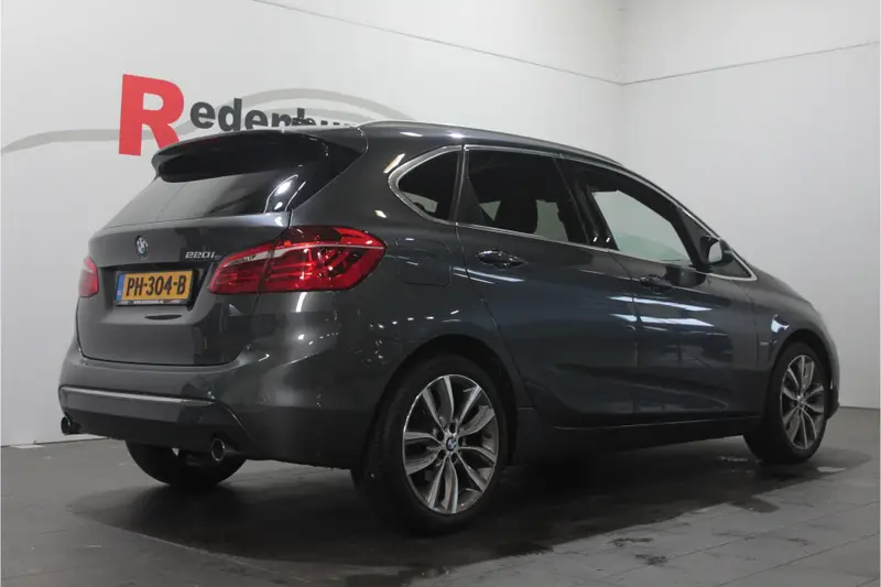 BMW 2 Serie Active Tourer 220i High Executive 2017 leasen bij DreamLease: foto 2