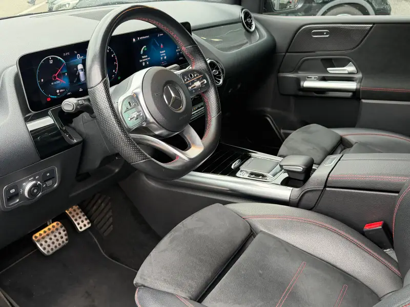 Mercedes-Benz B-Klasse 180 Business Solution AMG l Trekhaak l MBUX l Stoelverwarming l Virtual Cockpit l Smartphone Integratie l Spiegel pakket l LED High Performance l Airconditioning THERMOTRONIC l Night pakket l 2019 leasen bij DreamLease: foto 2
