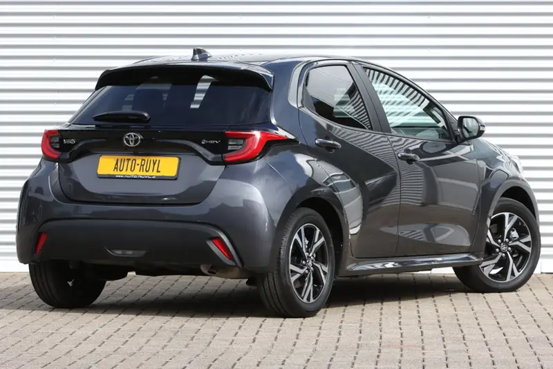 Toyota Yaris 1.5 Hybrid 115 Dynamic Navi / Carplay 2024 leasen bij DreamLease: foto 2