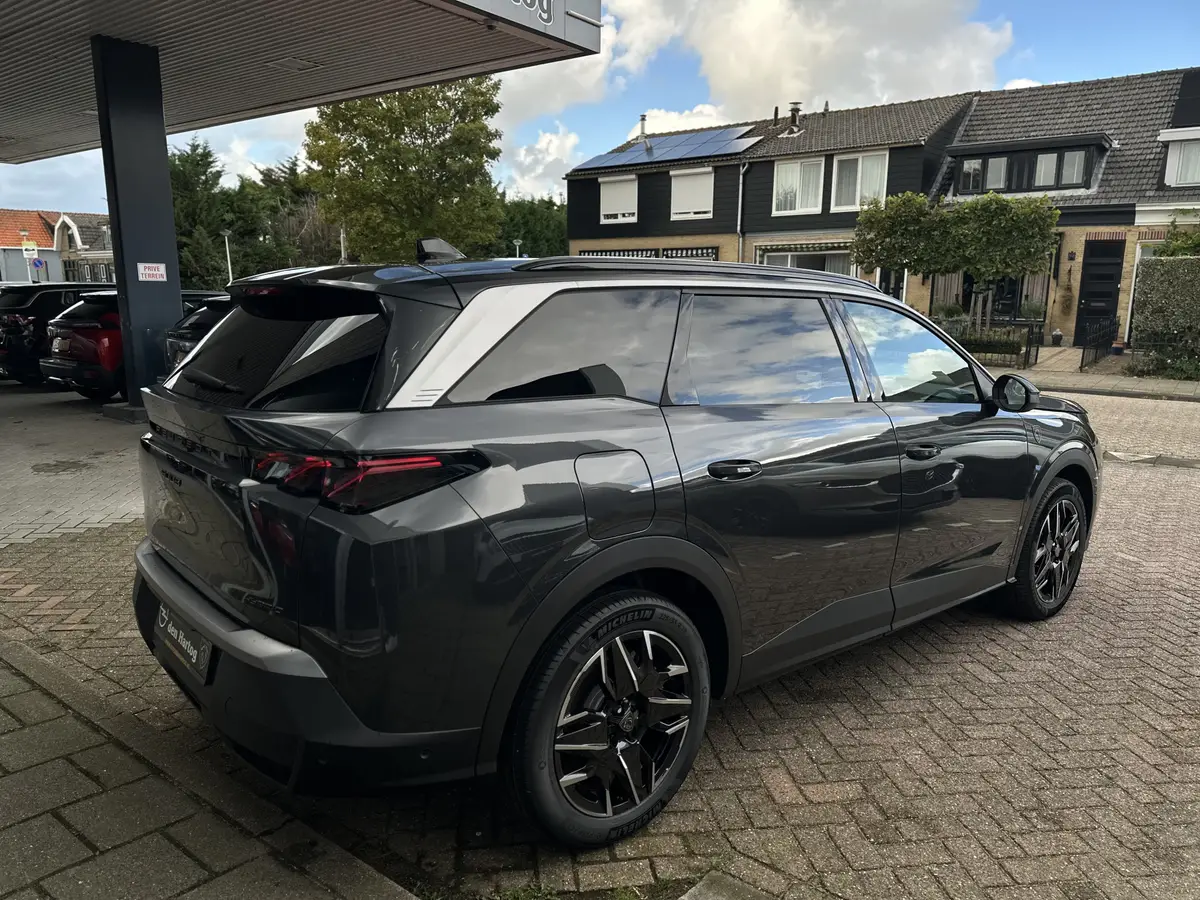 Peugeot 5008 1.2 Hybrid 145 GT Exclusive 7p: foto 2