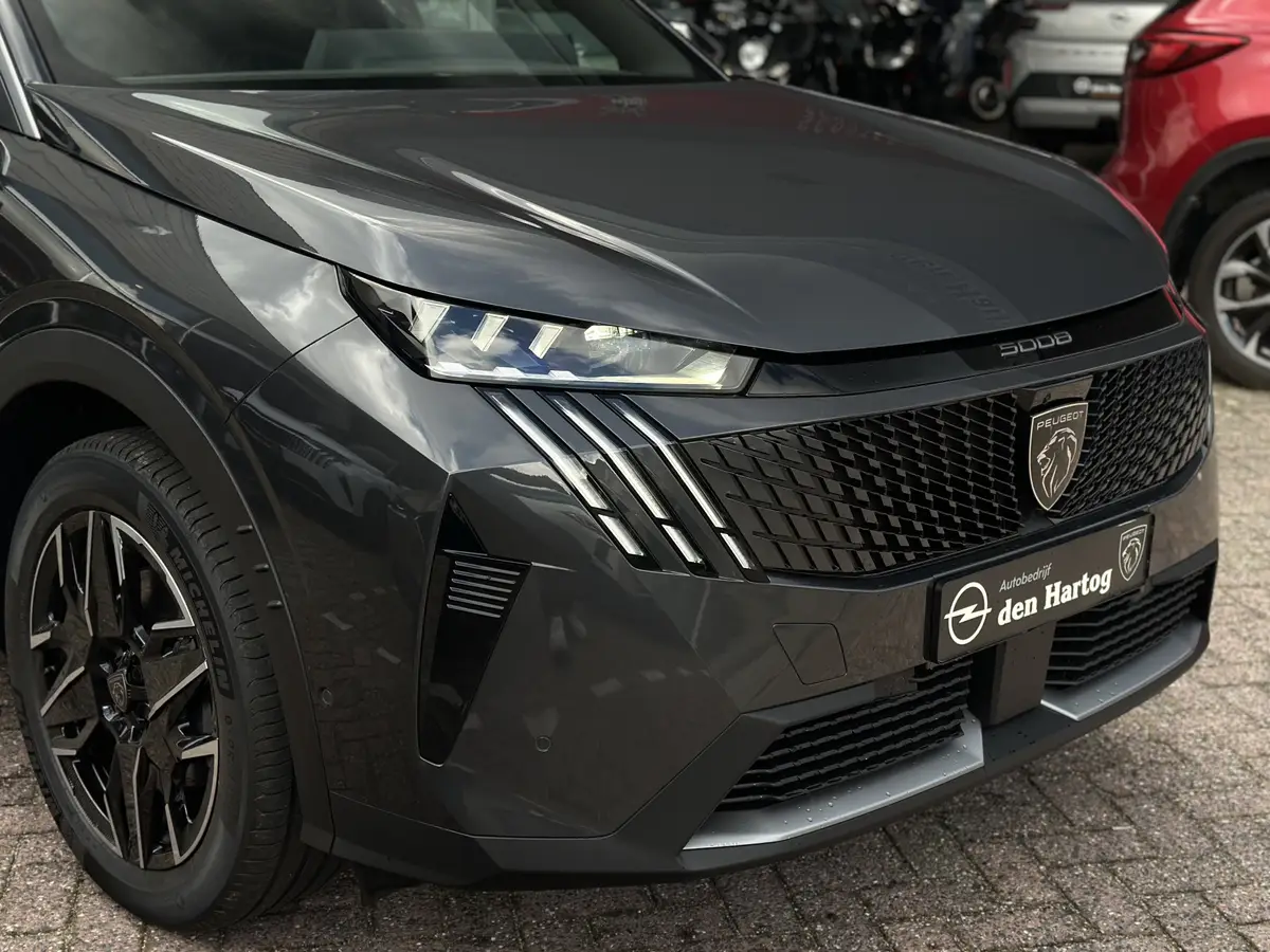 Peugeot 5008 1.2 Hybrid 145 GT Exclusive 7p: foto 50