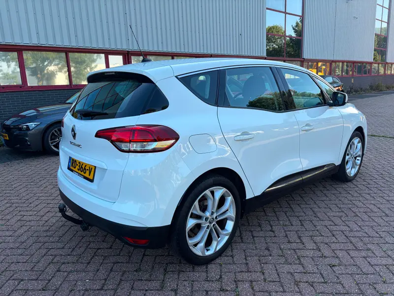 Renault Scénic 1.2 TCe Zen / carplay / trekhaak 2017 leasen bij DreamLease: foto 2