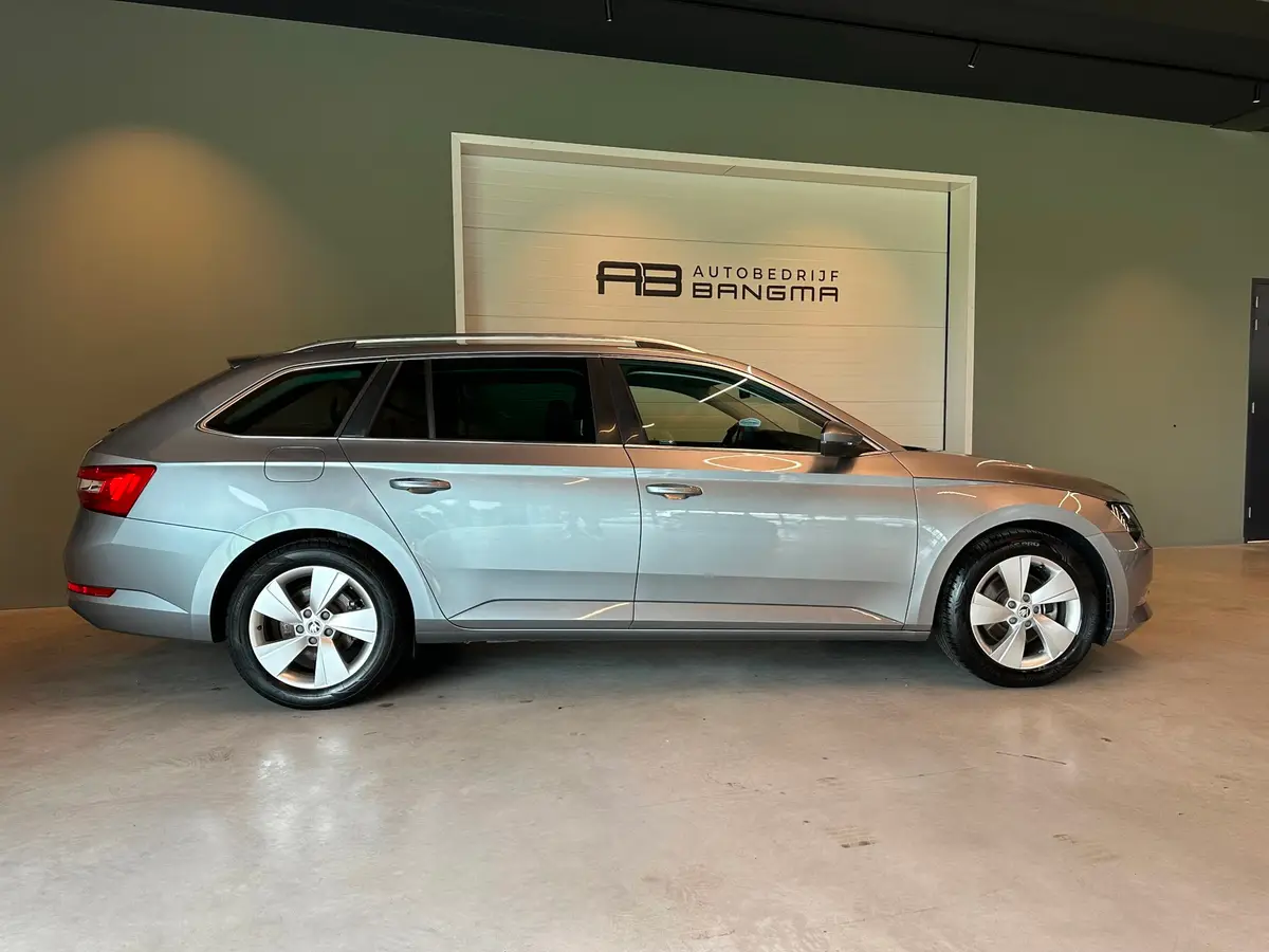 Škoda Superb Combi 1.4 TSI ACT AMBITION BUSINESS-uitv|NAVIGATIE|CLIMA AIRCO|LM-VELGEN|CRUISE CONTROL|ISOFIX|TREKHAAK|APPLE CARPLAY: foto 2