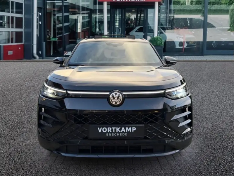 Volkswagen Tayron 1.5 eTSI R-LINE 7PERS. TREKHAAK/LEDER/CAMERA/PANO-DAK/ELEK-KLEP/ACC/HUD/STOELVERW 2026 leasen bij DreamLease: foto 2
