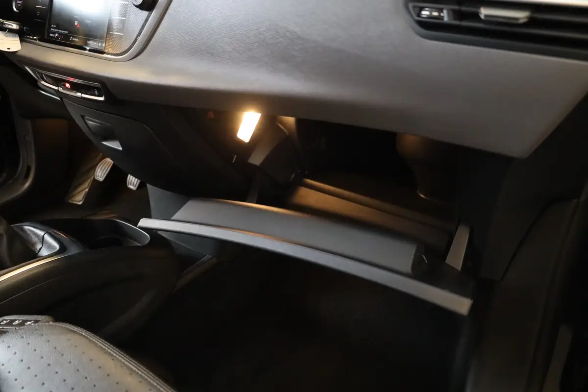 Citroën Grand C4 Spacetourer PT 130 Shine: foto 38