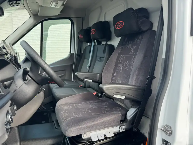 Ford Transit 350 2.0 TDCI L3H2 Automaat Trekhaak Webasto Chauffeursstoel Cruise Camera Airco 3 Zits 2023 leasen bij DreamLease: foto 2