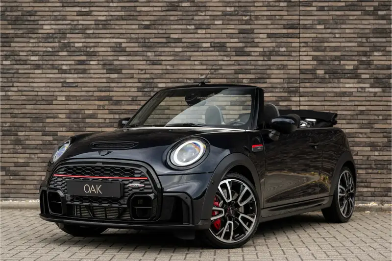 MINI Cooper Cabrio 2.0 John Works F1 Aut. | Navi | Schaalstoelen | H&K | Head-Up | Camera | 18"LM | Enigmatic Black 2023 leasen bij DreamLease: foto 2