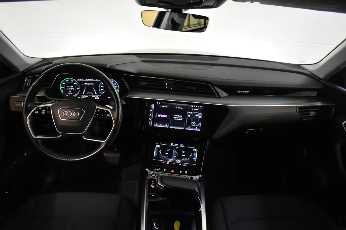 Audi e-tron 50 QUATTRO BUSINESS EDITION 71 kWh: foto 2