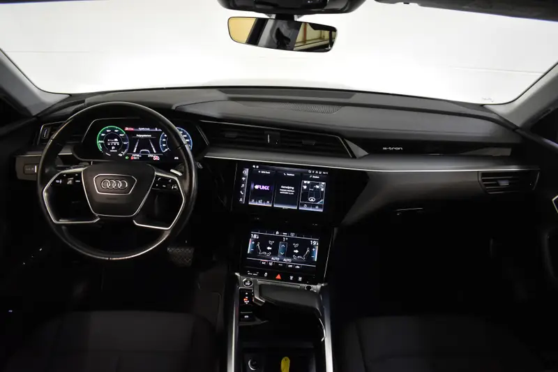 Audi e-tron 50 QUATTRO BUSINESS EDITION 71 kWh 2020 leasen bij DreamLease: foto 2