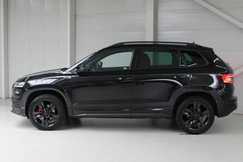 Škoda Karoq 1.5 TSI ACT Sportline Blackstyle 2021 leasen bij DreamLease: foto 2