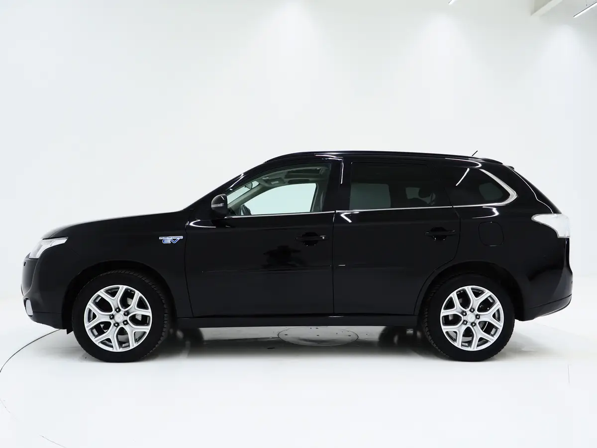 Mitsubishi Outlander 2.0 PHEV Instyle: foto 2